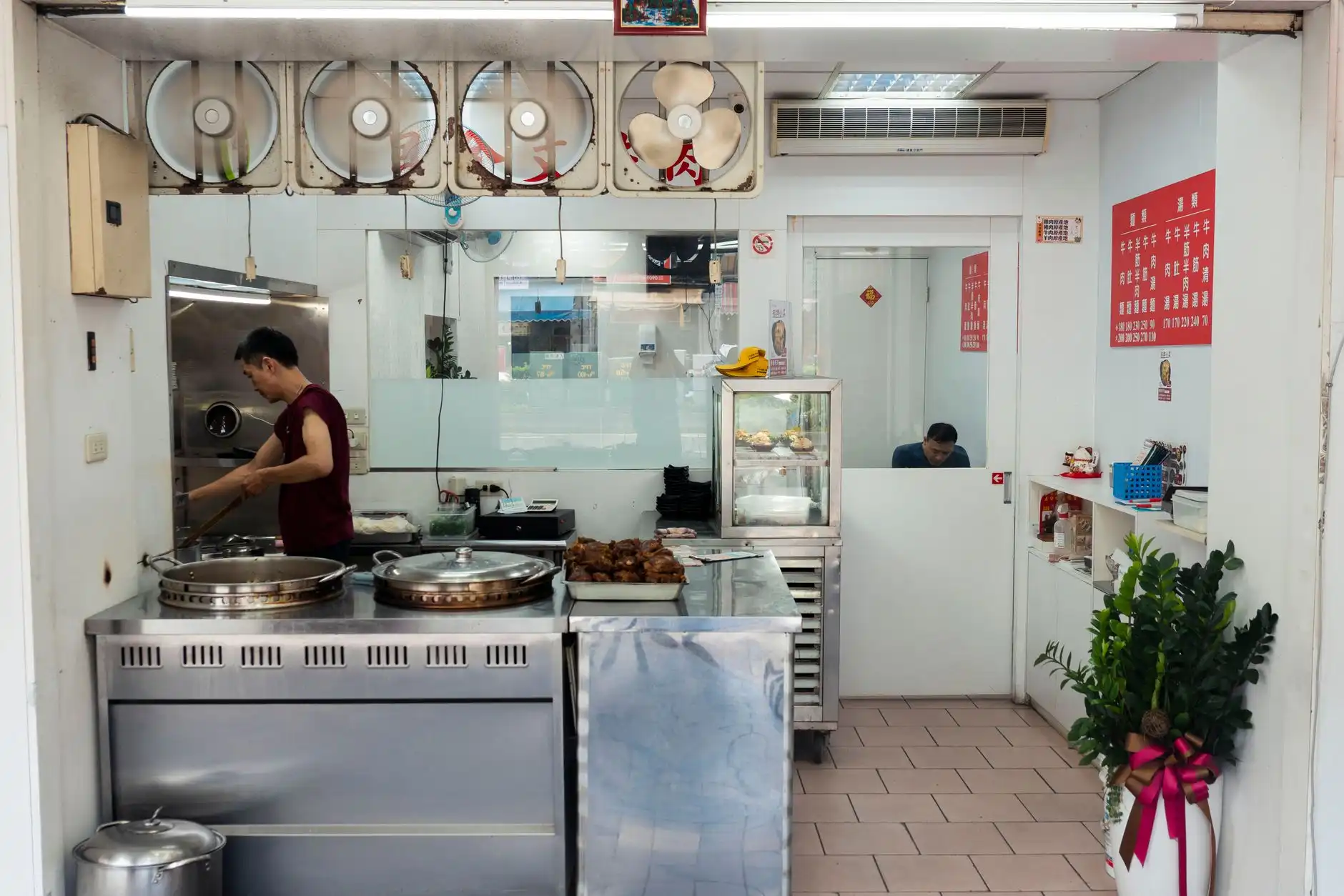企事业单位食堂托管运营模式解析：从食材采购到餐品制作的全流程管理要点